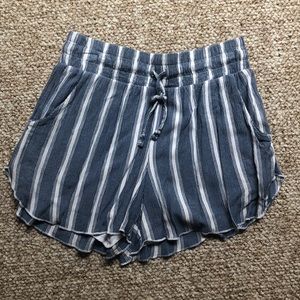 Flowy striped shorts with pockets - size M